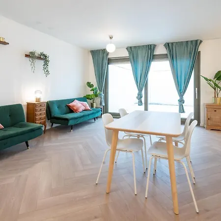 Center Loft *