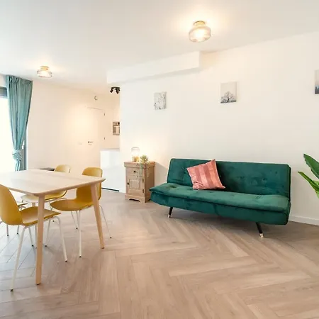 Apartment Center Loft *